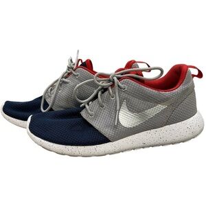 MEN’S NikeiD Roshe Running Sneaker Shoes, Size 7.5  Gray Blue Red